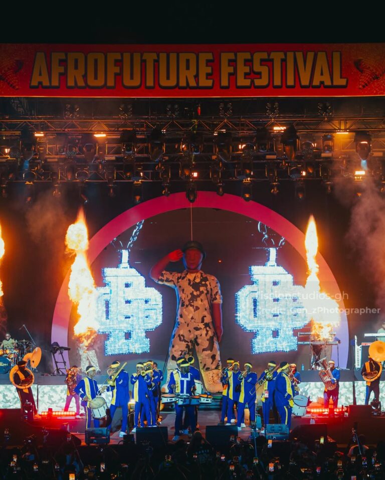 Asake tearing up the stage with an amazing performance at Afrofuture Festival!💰🔥🔥#martellxafr-6